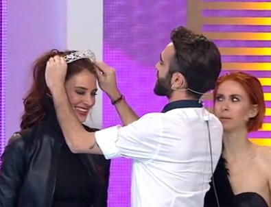 Ezgi Baylar Koruma Altında! / Bu Tarz Benim