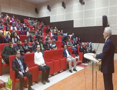 Akçay, Üniversite Öğrencileriyle Girişimcilik Söyleşisi Yaptı