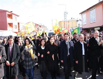 Bdp Ahlat’ta Seçim Bürosu Açılışı Yaptı