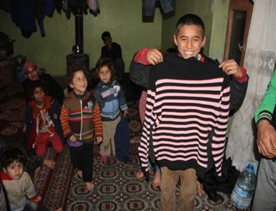 Hayırsever Vatandaş’tan Suriyeli Ailelere Giyim Yardımı