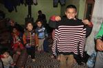 NAYLON POŞET - Hayırsever Vatandaş’tan Suriyeli Ailelere Giyim Yardımı