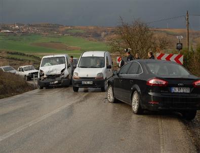 Malkara'da Yağmur Sonrası Yaşanan 4 Ayrı Kazada 18 Kişi Yaralandı