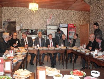 Başkan Savaş, Erzin’de Coşkuyla Karşılandı