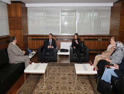 Büyükşehir Oda ve Derneklerin Yanında