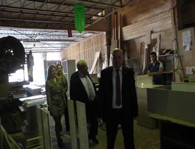 Koç'tan, Ak Parti Efeler Belediye Başkan Adayı Yalçın Pekgüzel'e Sürpriz