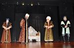 KONYA DEVLET TIYATROSU - Meram'da 'Kanuni ve Sinan” Adlı Tiyatro Oyunu Sahnelendi