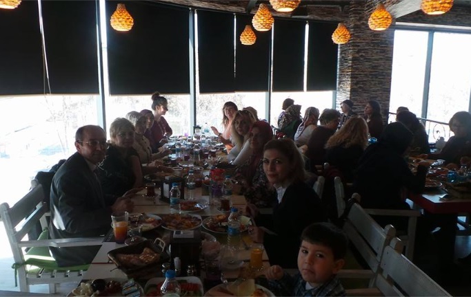 Devran Kutlugün Hanımlarla Birlikte İstişare Toplantısında
