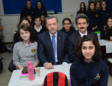 Başbakan Erdoğan'dan  Kandilli Kız Lisesi'ne ziyaret