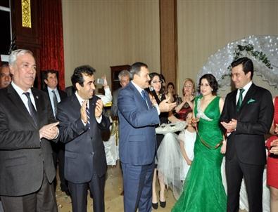 Bakan Eroğlu, Mersin'de Nişan Törenine Katıldı
