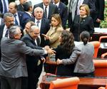 Meclis’te CHP'liler ve AK Partililer birbirine girdi