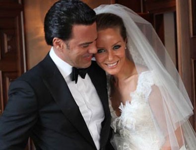 Ünlü çiftten müjdeli haber geldi