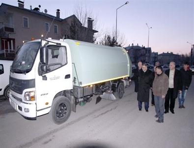 Aziziye Belediyesi’ne Yeni Bir Temizlik Aracı Daha