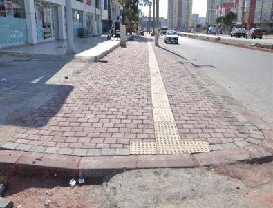 Büyükşehir’den Havaalanı Caddesi’ne Kaldırım