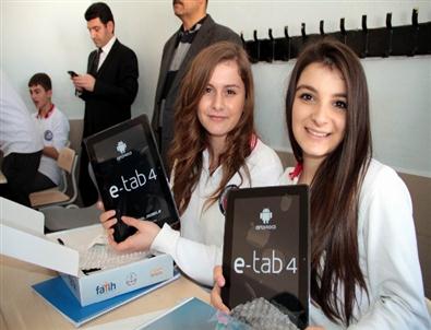 Samsun’da 839 Tablet Dağıtıldı