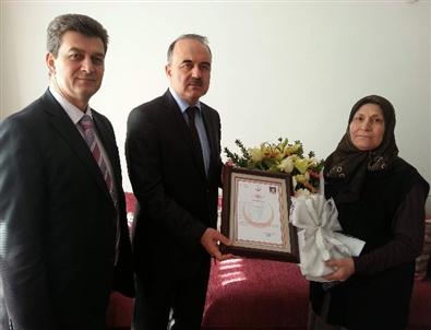 Görevi Başında Ölen Ambulans Şoförüne 'Şehitlik Belgesi”