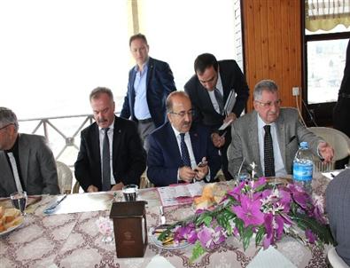 Gümrükçüoğlu Sürmene'yi Arşınladı