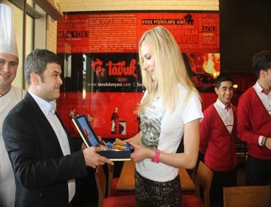 Şebnem Schaefer Da Şanlıurfa Piazza Tavuk Dünyası’nı Tercih Etti