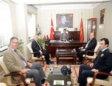 Vali Akpınar'dan Veda Ziyaretleri