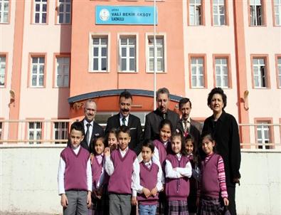 Suriyeliler İçin İlaç Topladılar