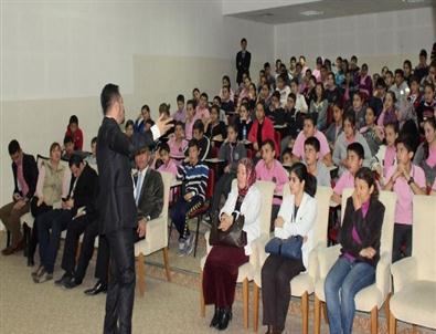 Gençlik Merkezi, 'Ergenlik Dönemi ve İletişim' Konulu Seminer Düzenledi