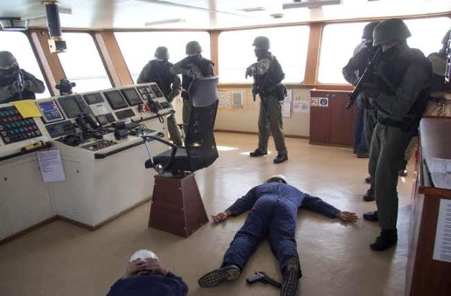 'Hollywood' sahnelerini aratmayan tatbikat