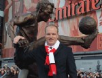 TONY ADAMS - Arsenal'den Bergkamp'a büyük onur