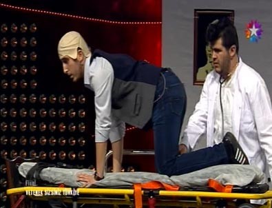 Yetenek Sizsiniz Türkiye - Safa, Erhan ve Feyyaz stüdyoyu kırdı geçirdi