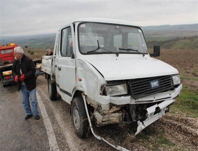 Yağmurda Kayan Kamyonet Takla Attı Açıklaması