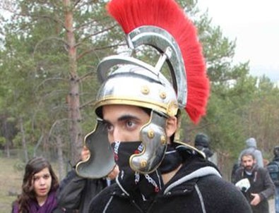 ODTÜ'de Bizans kıyafetli protesto