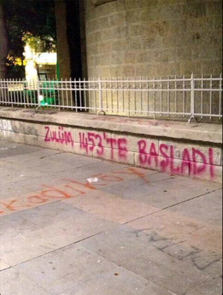 ODTÜ'de Bizans kıyafetli protesto