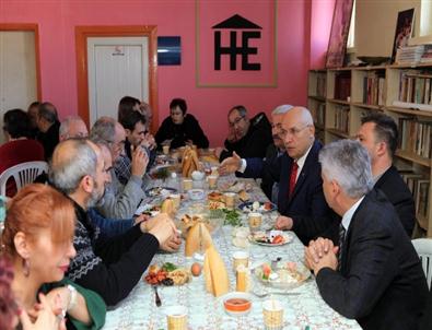 Yenimahalle Belediye Başkanı Yaşar, Batıkent Halk Evi’nde