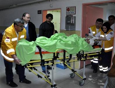 Ayaklarını Yem Makinesine Kaptıran İşçi Ağır Yaralandı