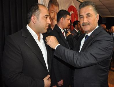 Başkan Tuna, Ak Parti'den İstifa Edip Mhp'ye Katılanlara Parti Rozeti Taktı