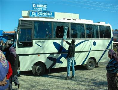 Köylü Kadınlar Midibüsün Önüne Oturup Eylem Yaptı