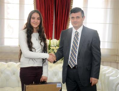 Sbs 2012 Türkiye Birincisi Tarhan, Vali Arslan'ı Ziyaret Etti