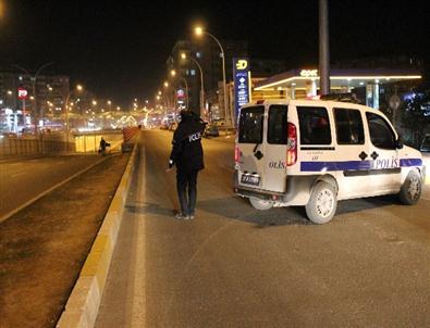 Diyarbakır-şanlıurfa Karayolunda Şüpheli Paket Alarmı