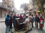 FILISTIN BAYRAĞı - Filistinli Mültecilerden Savaş Alanında Piyano Performansı