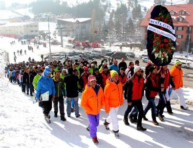 Palandöken’de Kayakçılar Ücret Talebini Protesto Etti