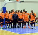 Abd Askerleri, Muratpaşa Belediyespor Basketbol Takımıyla Dostluk Maçı Yaptı