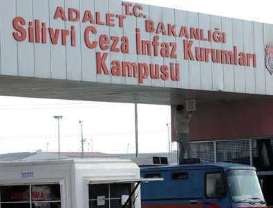 Ergenekon'da tahliyeler sürüyor