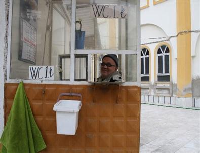 Ayhan Usta Parası Olduğu Halde Teşekkür Edenlere İnat, Tuvalet Ücretine Yüzde 100 Zam Yaptı