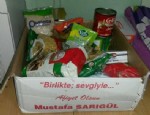 Mustafa Sarıgül'ün dağıttığı yardım kolisi