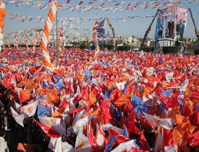 AK Parti Antalya Mitingi'nde sevgi seli