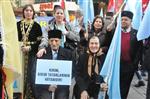 İzmir’de Kırım Türkleri Referandumu Protesto Etti