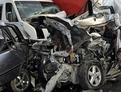 İki trafik kazası: 55 ölü
