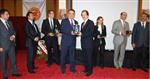 Şehit Ailelerinden İl Sağlık Müdürü Dr. Ahmet Öksüzkaya’ Ya Başarı ve Hizmet Ödülü Verildi
