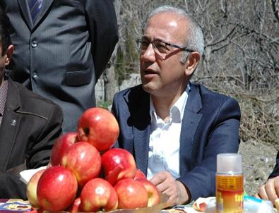 Bakan Elvan, Karaman’ın İlçe ve Beldelerinde Seçim Çalışmalarını Sürdürdü