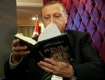 TURGAY GÜLER - Başbakan En Son Turgay Güler'in Kitabı ''Ruhlar Kuyusu''nu Okudu