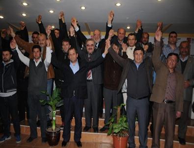 Antalya Saadet Partisi’ye Katılanlara Rozetleri Takıldı