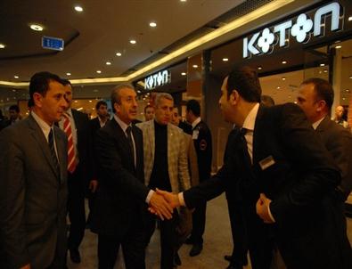 Bakan Eker’den Ninova Park Esnafına Ziyaret